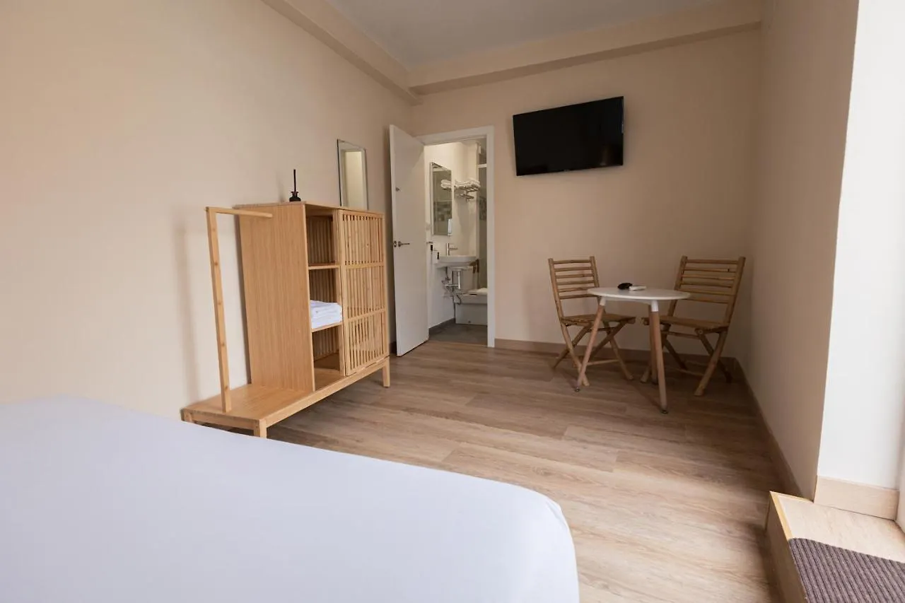 Guest house The Clover Seville Spain