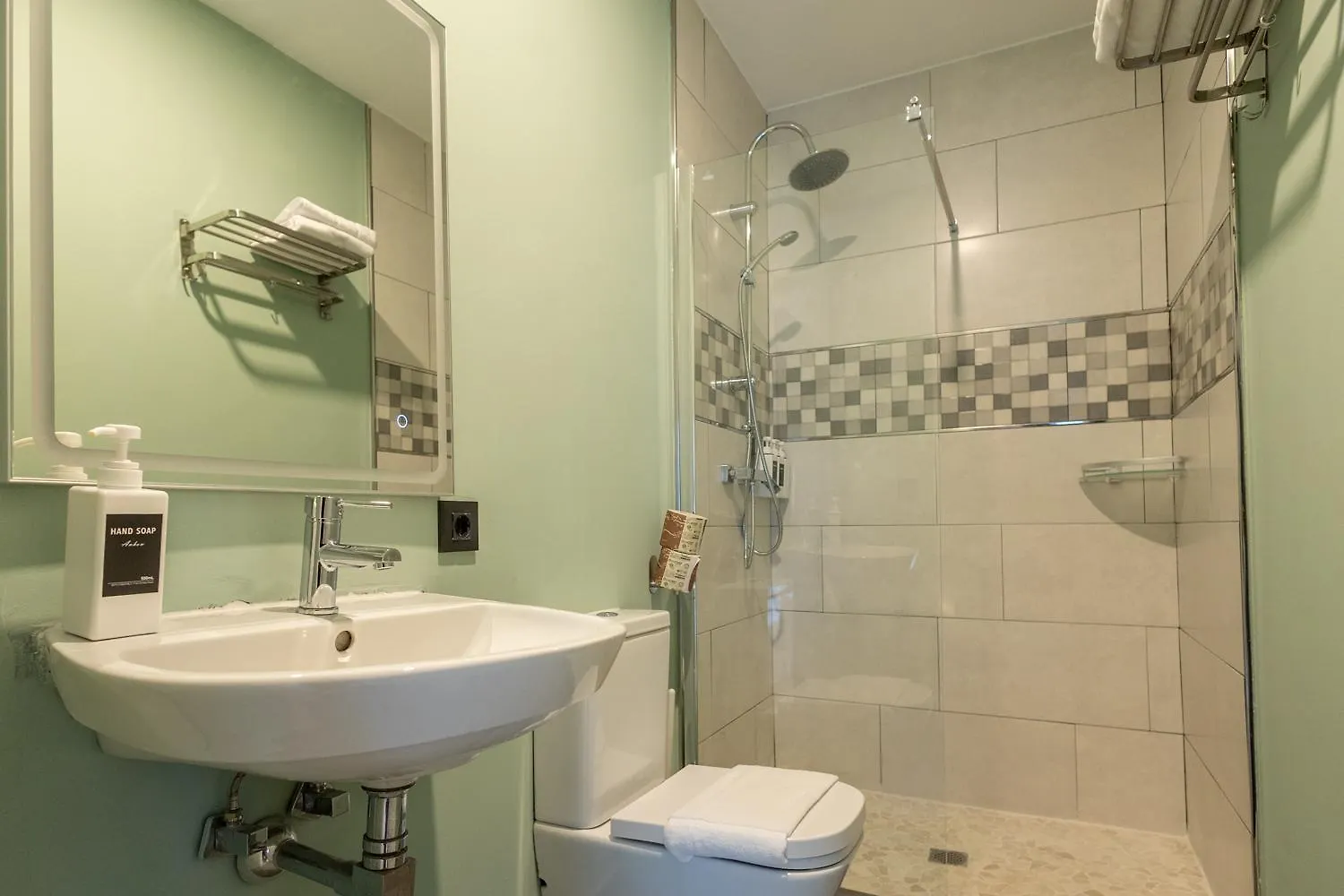 Guest house The Clover Seville