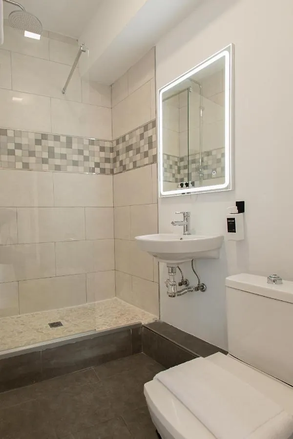 Guest house The Clover Seville